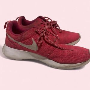 Nike Women's Crimson Sneakers